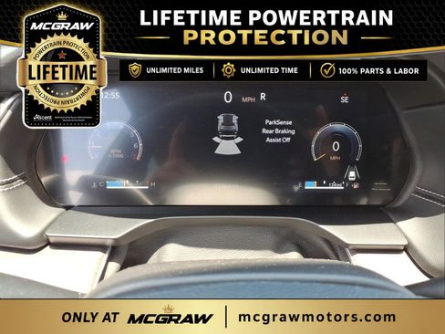 Used 2025 Jeep Grand Cherokee Limited RWD image 21