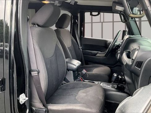 Used 2017 Jeep Wrangler Unlimited Sport AWD/4WD image 7
