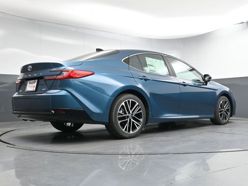 Used 2025 Toyota Camry XLE w/ Premium Plus Package image 23