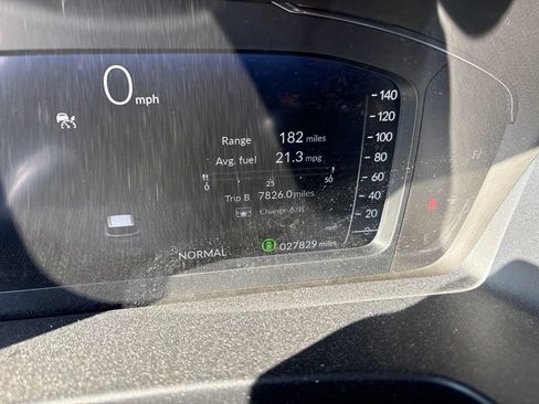 Used 2025 Honda Pilot Elite image 27