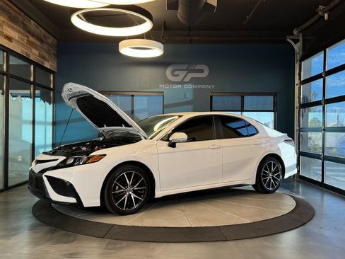 Used 2024 Toyota Camry SE w/ Convenience Package FWD image 24