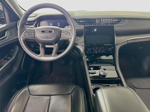 Used 2023 Jeep Grand Cherokee Limited w/ Luxury Tech Group II AWD/4WD image 2