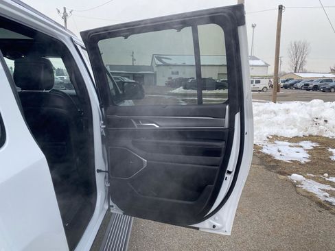 New 2026 Jeep Grand Wagoneer L Limited AWD/4WD image 37