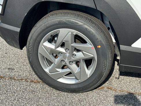 Certified 2026 Hyundai Kona SE FWD image 17