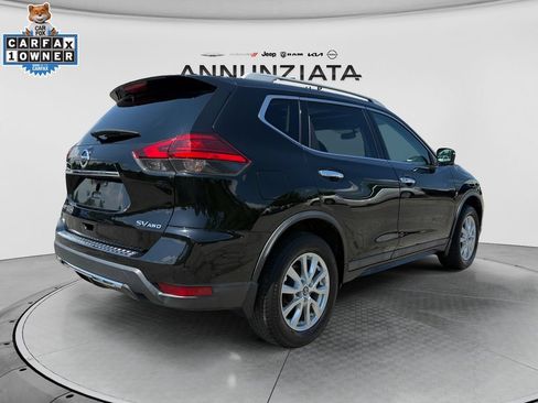 Used 2017 Nissan Rogue SV AWD/4WD image 5
