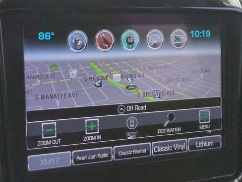 Used 2018 Chevrolet Traverse Premier FWD image 21