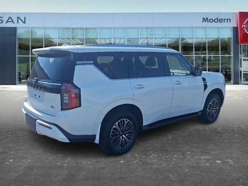 Used 2025 Nissan Armada SL AWD/4WD image 5
