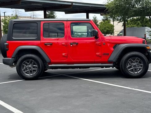 Used 2024 Jeep Wrangler Unlimited Sport AWD/4WD image 10