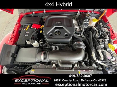Used 2025 Jeep Wrangler Unlimited Sahara AWD/4WD image 50