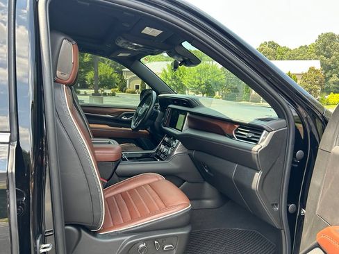 Used 2023 GMC Yukon Denali Ultimate AWD/4WD image 45