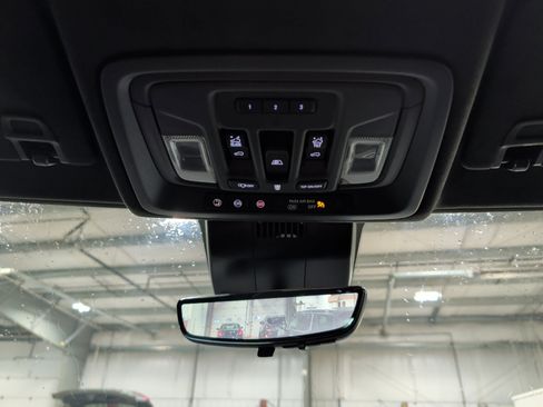 Used 2025 GMC Sierra 2500 Denali Ultimate image 12