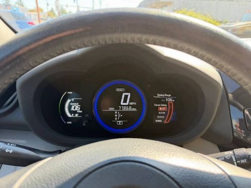 Used 2014 Toyota RAV4 EV FWD image 13
