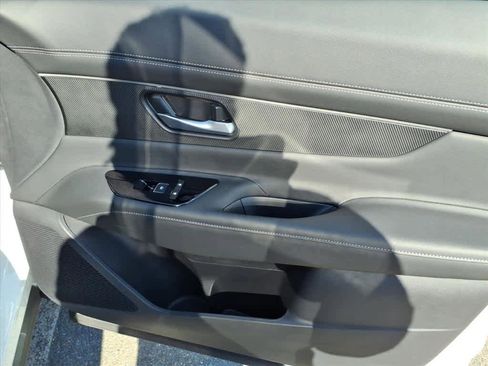 Used 2025 Nissan Murano SV image 25