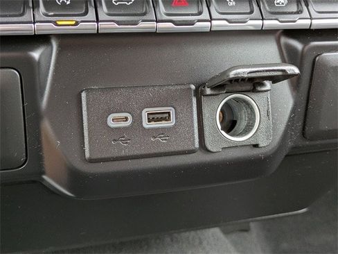 Used 2022 Chevrolet Silverado 1500 LT image 21