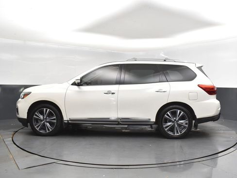 Used 2019 Nissan Pathfinder Platinum image 4