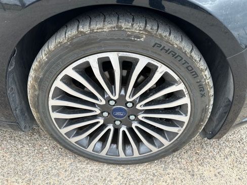 Used 2018 Ford Fusion Titanium AWD/4WD image 3