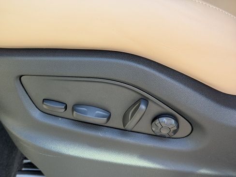 New 2026 Porsche Cayenne image 25