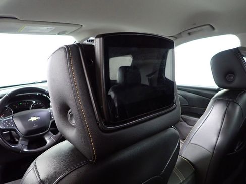 Used 2019 Chevrolet Traverse Premier w/ LPO, Blackout Package AWD/4WD image 9