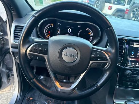 Used 2021 Jeep Grand Cherokee Laredo X AWD/4WD image 18