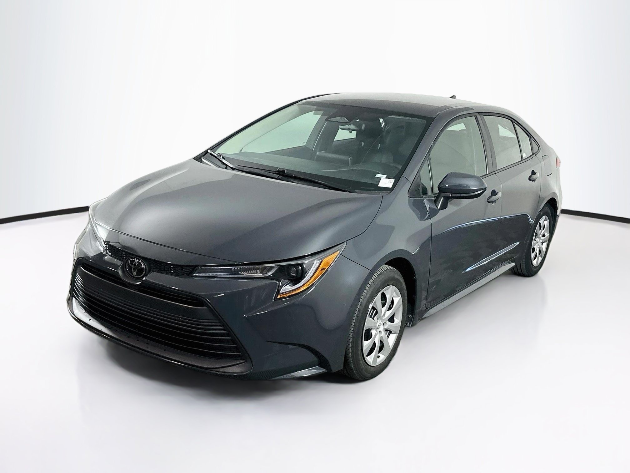 Used 2025 Toyota Corolla LE FWD image 3