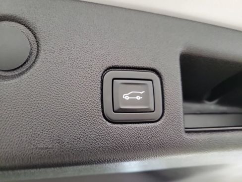 Certified 2020 Chevrolet Equinox Premier AWD/4WD image 21