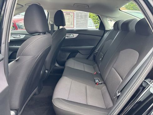 Used 2023 Kia Forte LXS w/ LXS Technology Package FWD image 15