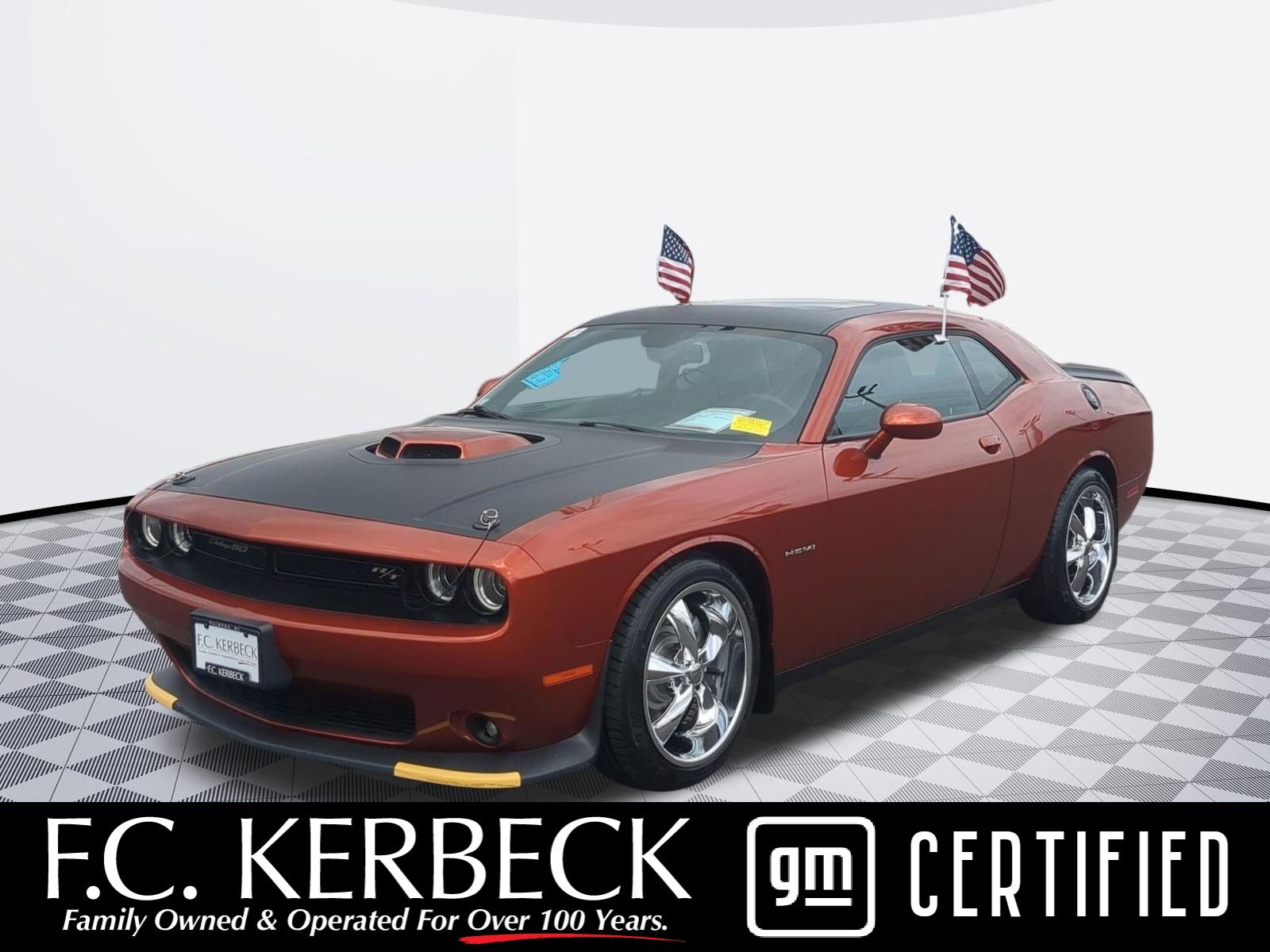 Used 2020 Dodge Challenger R/T RWD image 1