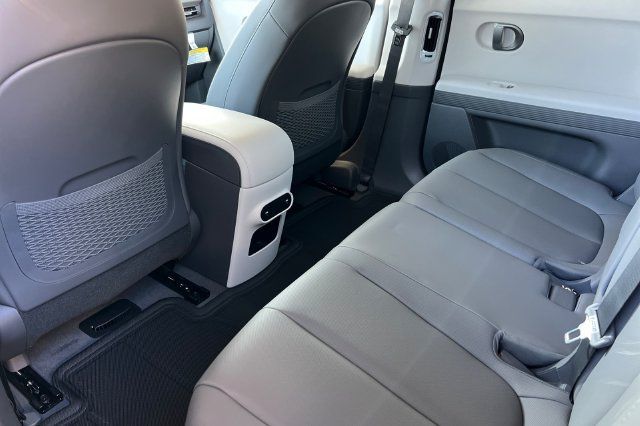 New 2027 Hyundai Ioniq 5 SEL RWD image 11