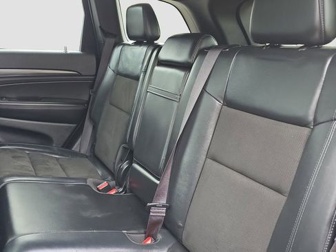Used 2019 Jeep Grand Cherokee Altitude AWD/4WD image 12