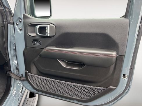 Used 2025 Jeep Wrangler Unlimited Rubicon AWD/4WD image 25