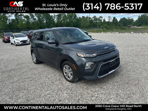 Used 2022 Kia Soul FWD image 1