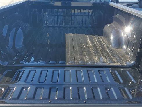 New 2026 RAM 1500 4x4 Crew Cab image 11