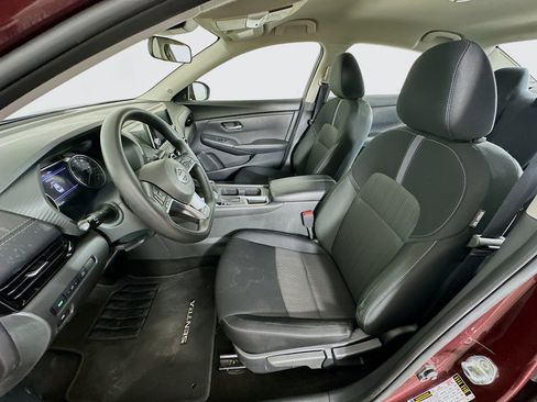 Used 2025 Nissan Sentra SV image 13