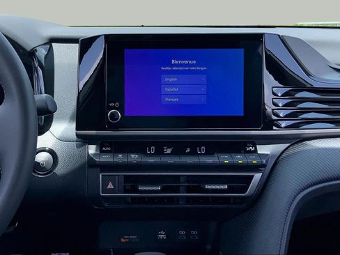 Used 2026 Toyota Camry SE FWD image 7