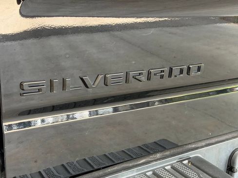 Used 2021 Chevrolet Silverado 1500 LT Trail Boss w/ Convenience Package II AWD/4WD image 18