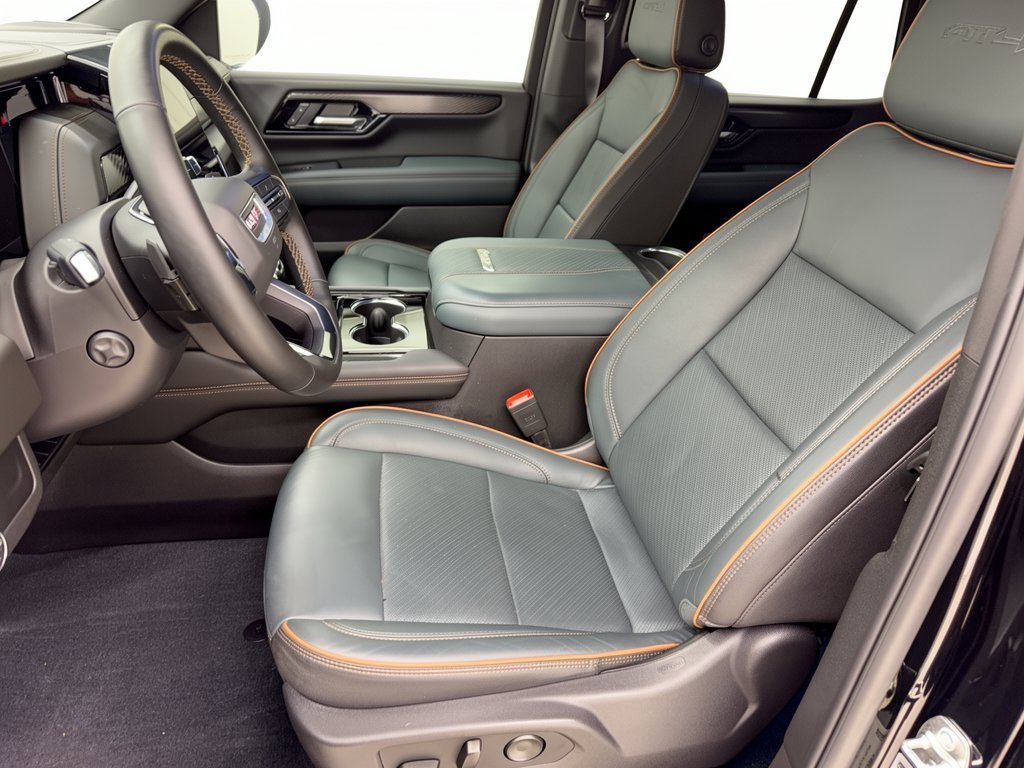 Used 2026 GMC Yukon AT4 AWD/4WD image 5