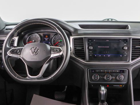 Used 2021 Volkswagen Atlas Cross Sport SE image 17