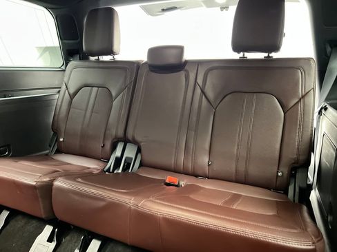 Used 2023 Ford Expedition Limited AWD/4WD image 42