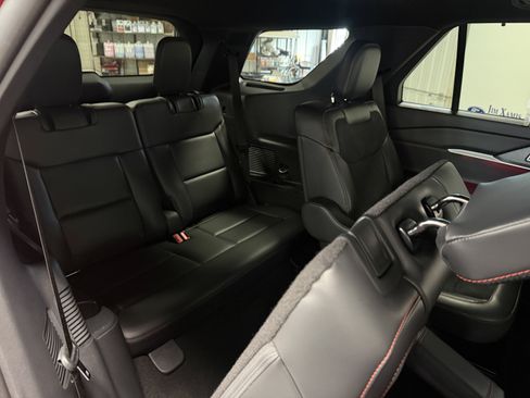 Used 2025 Ford Explorer ST AWD/4WD image 24