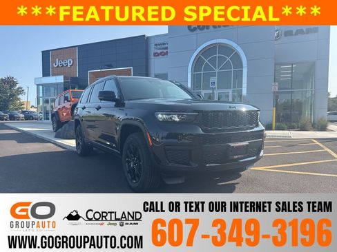 New 2025 Jeep Grand Cherokee L Laredo image 1