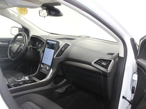 Used 2024 Ford Edge SE image 24