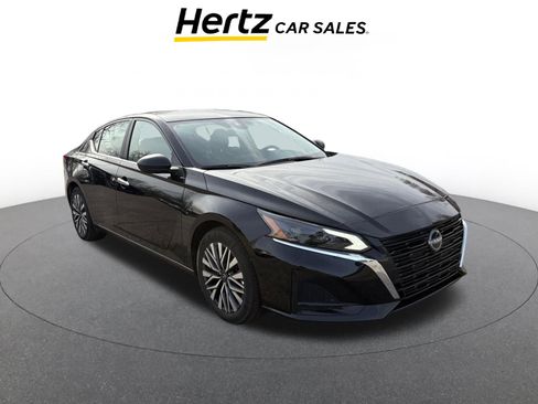 Used 2025 Nissan Altima 2.5 SV image 1