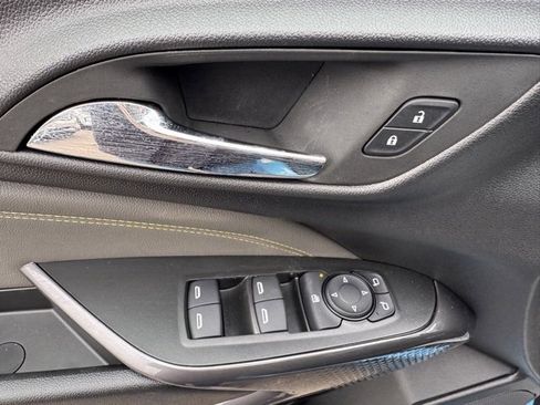 Used 2025 Chevrolet Trax ACTIV w/ Driver Confidence Package image 16