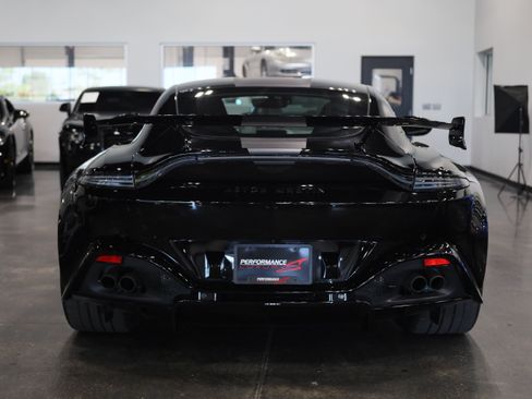 Used 2023 Aston Martin V8 Vantage Coupe RWD image 5