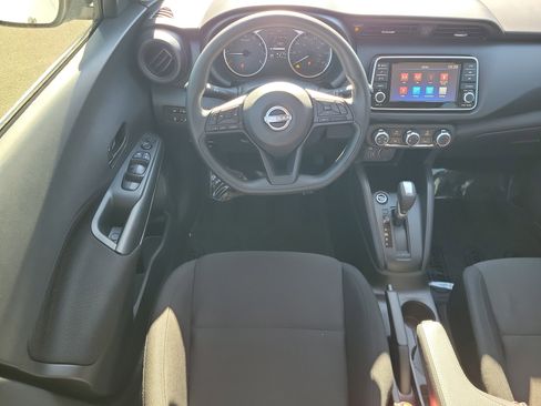 Certified 2025 Nissan Kicks Play S image 15
