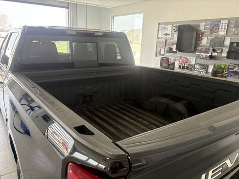 Used 2022 Chevrolet Silverado 1500 LTZ image 4