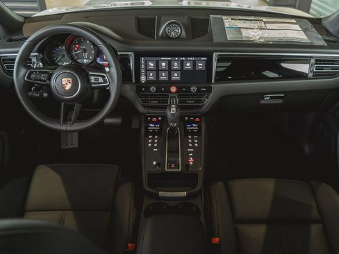 New 2025 Porsche Macan image 11