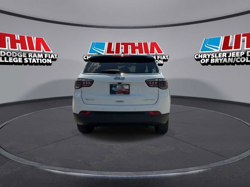 Used 2025 Jeep Compass Limited AWD/4WD image 7