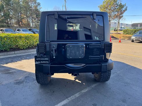 Used 2015 Jeep Wrangler Sport image 5