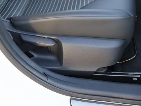 Used 2024 Toyota Camry SE image 10